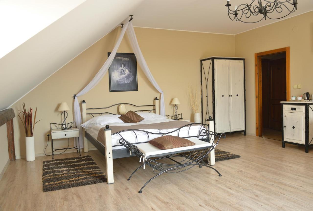 Hotel Via Ironia Vysoké Mýto Eksteriør bilde