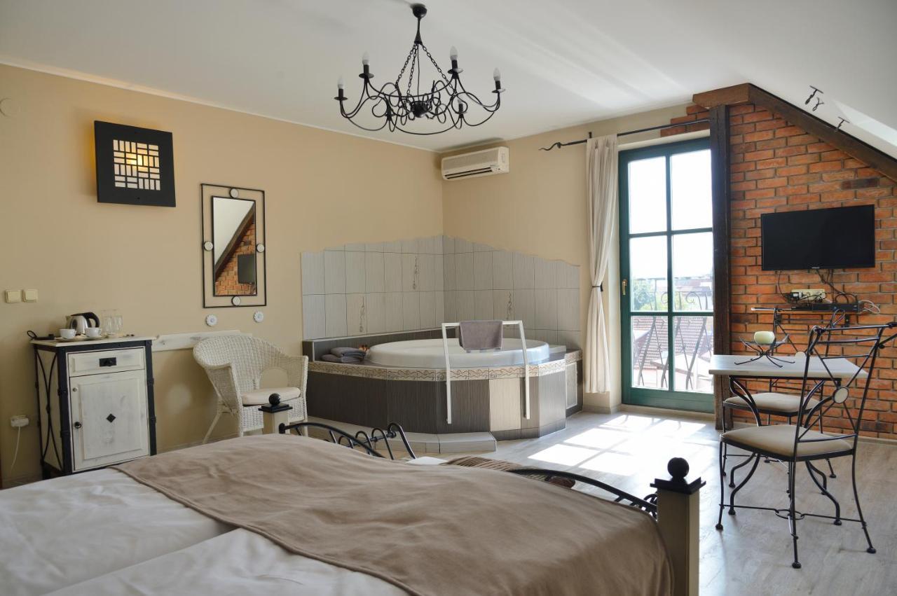 Hotel Via Ironia Vysoké Mýto Eksteriør bilde