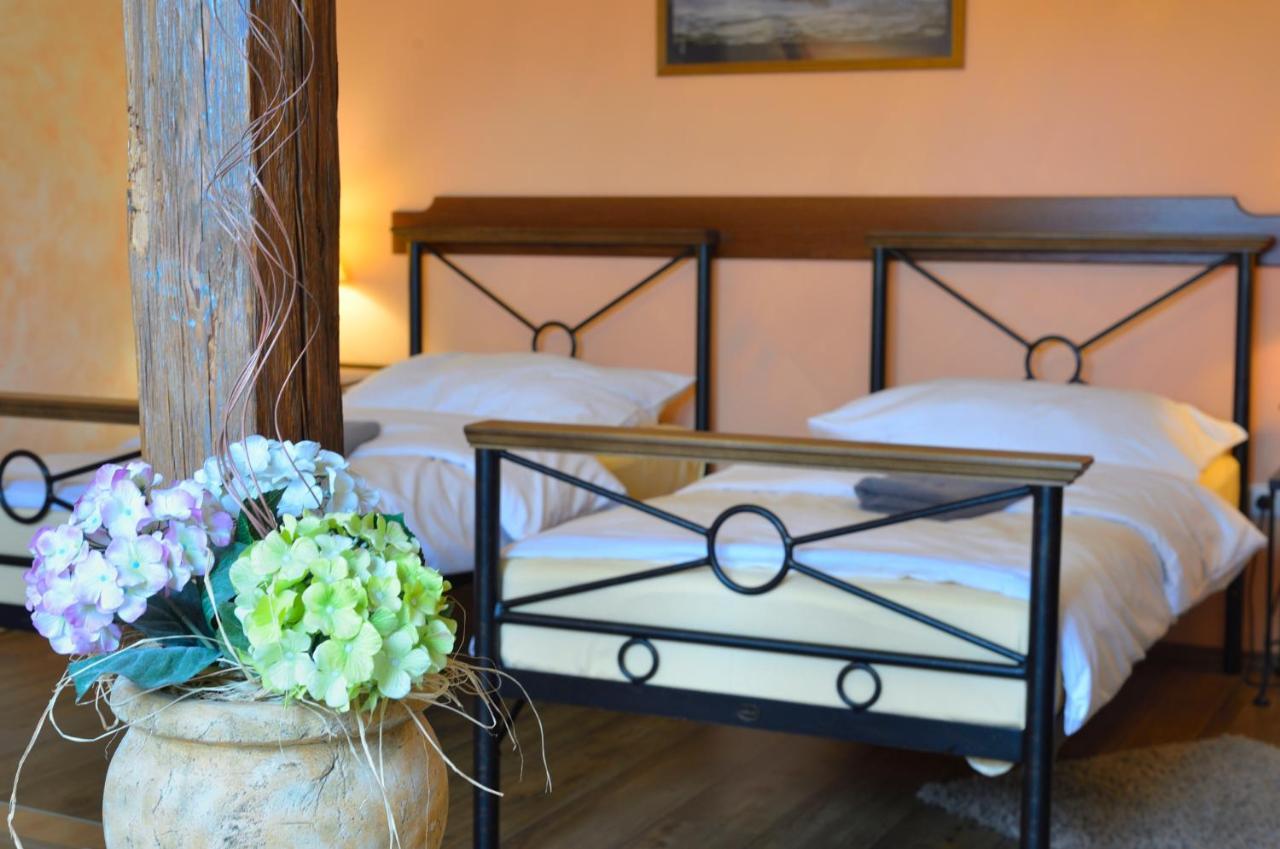 Hotel Via Ironia Vysoké Mýto Eksteriør bilde