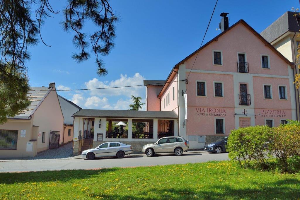 Hotel Via Ironia Vysoké Mýto Eksteriør bilde
